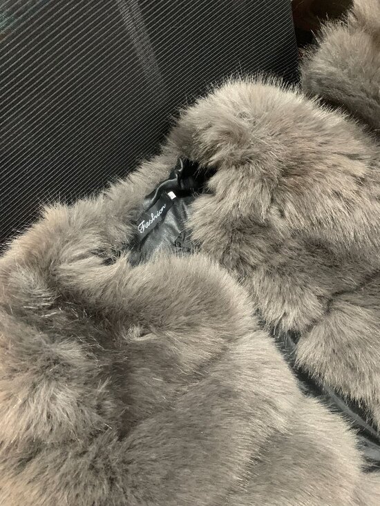 Faux fox fur jacket - Picture 2 of 5